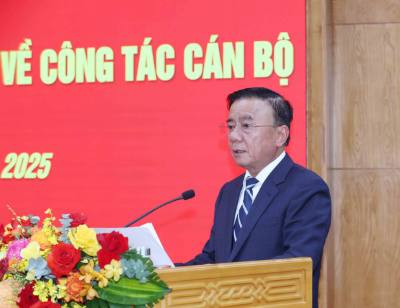 Đồng chí Trần Cẩm Tú, Uỷ viên Bộ Chính trị, Thường trực Ban Bí, Bí thư Đảng uỷ các cơ quan Đảng Trung ương phát biểu. Ảnh: Phương Hoa – TTXVN