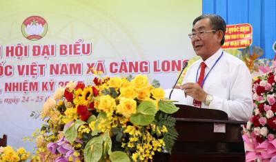 Ủy viên thường vụ Tỉnh ủy, Phó Chủ tịch Ủy ban MTTQ Việt Nam tỉnh Vĩnh Long Lê Thanh Bình phát biểu tại Đại hội. Ảnh: Thanh Hòa- TTXVN