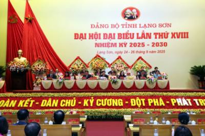 Đoàn Chủ tịch Đại hội. Ảnh: Văn Đạt - TTXVN
