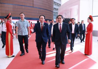 Thủ tướng Phạm Minh Chính đến dự Đại hội đại biểu Đảng bộ thành phố Hải Phòng lần thứ nhất. Ảnh: Dương Giang-TTXVN  