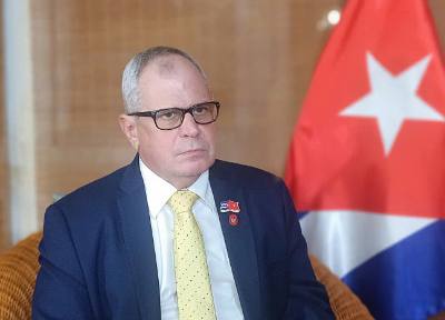 Tổng Thư ký Quốc hội và Hội đồng Nhà nước Cuba Homero Acosta Álvarez trả lời phỏng vấn phóng viên Thông tấn xã Việt Nam. Ảnh: TTXVN