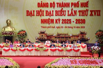 Đoàn Chủ tịch điều hành Đại hội. Ảnh: Mai Trang - TTXVN