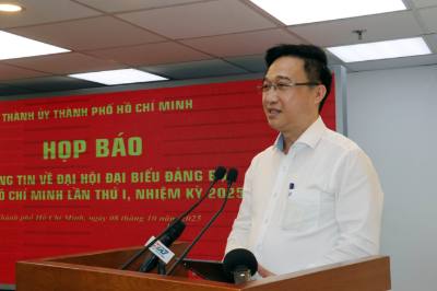 Phó Bí thư Thành ủy Thành phố Hồ Chí Minh Đặng Minh Thông phát biểu tại cuộc họp. Ảnh: Tiến Lực - TTXVN