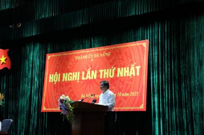 Ủy viên dự khuyết Trung ương Đảng, Bí thư Thành ủy Đà Nẵng Lương Nguyễn Minh Triết phát biểu khai mạc Hội nghị. Ảnh: Anh Dũng – TTXVN