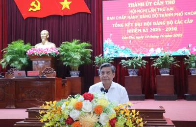 Ông Đồng Văn Thanh, Phó Bí thư thường trực Thành ủy, Chủ tịch HĐND thành phố Cần Thơ, phát biểu chỉ đạo Hội nghị. Ảnh: Ngọc Thiện - TTXVN