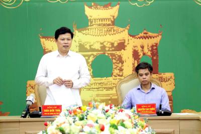 Phó Bí thư Thường trực Tỉnh ủy Hưng Yên Trần Quốc Toản phát biểu tại Hội thảo. Ảnh: Đinh Văn Nhiều-TTXVN