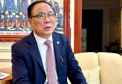 GS.TS Nguyễn Văn Đệ, Chủ tịch HĐQT Tổng Công ty Cổ phần Hợp Lực, Chủ tịch Hiệp hội Y tế tư nhân Việt Nam cho rằng Đảng bộ tỉnh Thanh Hóa nhiệm kỳ 2025 - 2030 cần tạo môi trường cho doanh nghiệp phát triển. Ảnh: Việt Hoàng - TTXVN