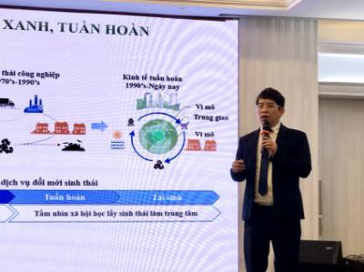 PGS.TS Nguyễn Đình Thọ, Phó Viện trưởng Viện Chiến lược Chính sách Nông nghiệp và Môi trường (Bộ Nông nghiệp và Môi trường) cập nhật chính sách tại hội thảo. Ảnh: Mỹ Phương - TTXVN