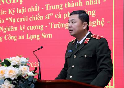 Thiếu tướng Nguyễn Tiến Trung, Giám đốc Công an tỉnh Lạng Sơn phát biểu tại hội nghị. Ảnh: Văn Đạt - TTXVN