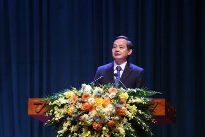 Tân Chủ tịch UBND tỉnh Bắc Ninh Phạm Hoàng Sơn phát biểu nhận nhiệm vụ. Ảnh: Thanh Thương- TTXVN