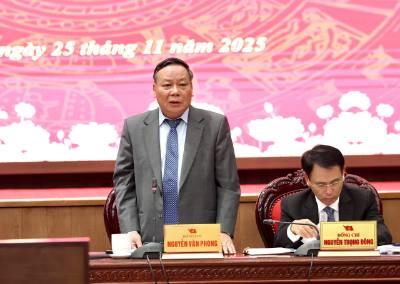 Phó Bí thư Thường trực Thành ủy Hà Nội Nguyễn Văn Phong phát biểu tại hội nghị. Ảnh: Vũ Quang - TTXVN