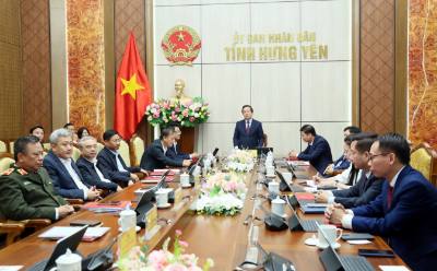 Đồng chí Phó Bí thư Tỉnh ủy, Chủ tịch UBND tỉnh Phạm Quang Ngọc phát biểu giao nhiệm vụ các đồng chí được điều động, bổ nhiệm chức vụ mới. Ảnh: Nguyễn Công Hải - TTXVN