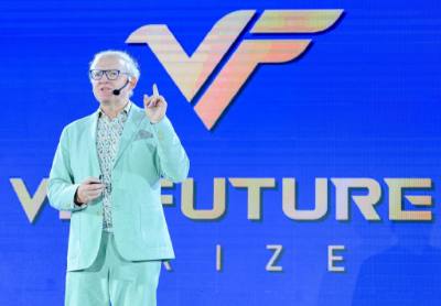 Giáo sư Toby Walsh, Đại học New South Wales (Australia) chia sẻ góc nhìn về đạo đức AI. Ảnh: TTXVN phát