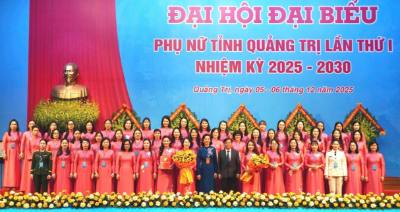 Ban Chấp hành Hội Liên hiệp Phụ nữ tỉnh Quảng Trị nhiệm kỳ 2025-2030 ra mắt Đại hội. Ảnh: Võ Dung - TTXVN