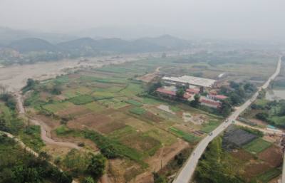 Toàn cảnh khu tái định cư tại thôn An Hoà, xã Mậu A với diện tích đất thu hồi trên 162.356 m2 phục vụ thi công dự án đường sắt Lào Cai - Hà Nội - Hải Phòng. Ảnh: Đinh Thùy - TTXVN