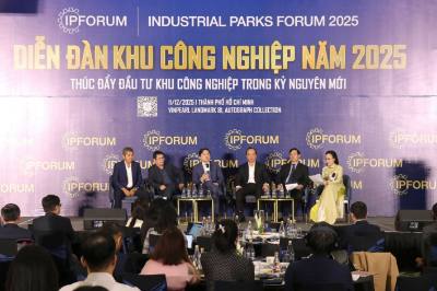 Các đại biểu tham gia đối thoại tại diễn đàn. Ảnh: Thanh Vũ-TTXVN
