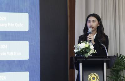  Bà Trần Kim Chi, Vụ Phát triển thị trường nước ngoài, Bộ Công Thương chia sẻ thông tin thị trường Hàn Quốc tại hội thảo. Ảnh: Xuân Anh -TTXVN