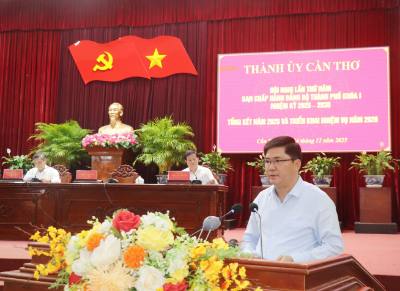 Ông Nguyễn Tuấn Anh, Phó Bí thư Thành ủy, Trưởng Đoàn đại biểu Quốc hội đơn vị TP Cần Thơ phát biểu. Ảnh: Ngọc Thiện-TTXVN