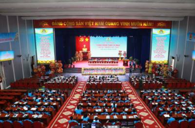 Đại hội Công đoàn tỉnh Cà Mau lần thứ I có sự tham dự 150 đại biểu chính thức đại diện cho hơn 46.000 đoàn viên công đoàn trong toàn tỉnh. Ảnh: Huỳnh Anh - TTXVN