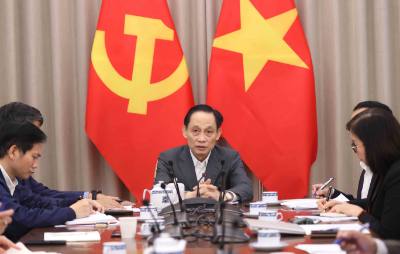 Đồng chí Lê Hoài Trung, Bí thư Trung ương Đảng, Bộ trưởng Ngoại giao phát biểu tại cuộc họp. Ảnh: An Đăng - TTXVN