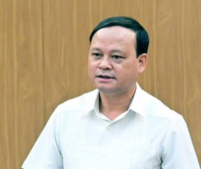 Ông Nguyễn Mạnh Tuấn, Ủy viên Ban Thường vụ Tỉnh ủy, Phó Chủ tịch thường trực UBND tỉnh Tuyên Quang chủ trì một cuộc họp do UBND tỉnh Tuyên Quang tổ chức. Ảnh (Tư liệu): TTXVN phát