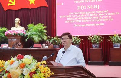 Ông Nguyễn Tuấn Anh, Phó Bí thư Thành ủy, Trưởng Đoàn đại biểu Quốc hội đơn vị TP. Cần Thơ, phát biểu. Ảnh: Ngọc Thiện - TTXVN