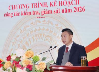Phó Chủ nhiệm Thường trực Ủy Ban kiểm tra Tỉnh ủy Lai Châu, Phan Văn Túc phát biểu triển khai chương trình kế hoạch công tác kiểm tra, giám sát năm 2026. Ảnh: Quý Trung – TTXVN