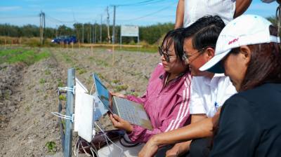 Ngành nông nghiệp tỉnh Tây Ninh đẩy mạnh ứng dụng khoa học – kỹ thuật tiên tiến vào sản xuất, góp phần nâng cao năng suất, chất lượng nông sản và phát triển nông nghiệp bền vững. Ảnh: Minh Phú – TTXVN