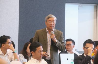 Ông Phạm Bình An, Phó Viện trưởng Viện Nghiên cứu Phát triển TP. Hồ Chí Minh thông tin về lộ trình chuyển đổi xanh của thành phố. Ảnh: Hứa Chung-TTXVN