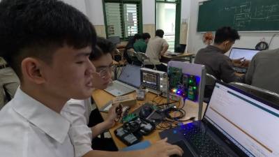 Ngành khoa học công nghệ, trang thiết bị, cơ sở vật chất tại các trường đại học được quan tâm đầu tư hiện đại, tiếp cận các công nghệ tiên tiến của thế giới. Ảnh: Xuân Quý - TTXVN