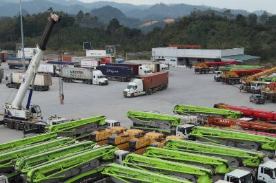 Hạ tầng khu vực dừng đỗ, sang tải của Công viên Logistics Viettel Lạng Sơn trong Khu Kinh tế cửa khẩu Đồng Đăng – Lạng Sơn. Ảnh: Quang Duy - TTXVN