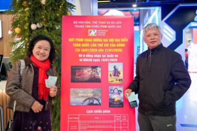 Những bộ phim cách mạng chào mừng Đại hội XIV của Đảng thu hút sự quan tâm của người dân. Ảnh: Khánh Hoà - TTXVN