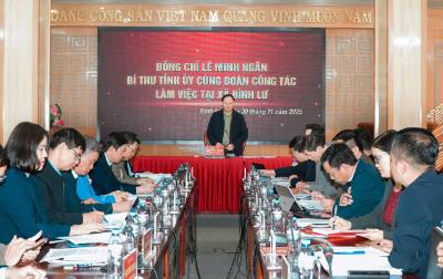 Bí thư Tỉnh ủy Lai Châu Lê Minh Ngân phát biểu chỉ đạo tại buổi làm việc với xã Bình Lư, ngày 30/11/2025. Ảnh: TTXVN phát