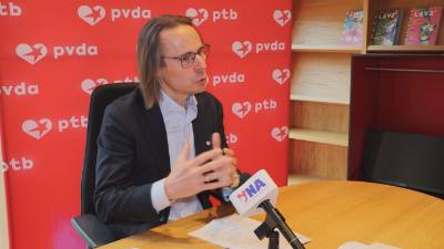 Phó Tổng Bí thư Đảng Lao động Bỉ (PTB) Benjamin Pestieau trả lời phỏng vấn TTXVN. Ảnh: Duy Tùng - PV TTXVN tại Bỉ