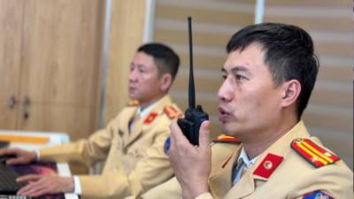 Trung tâm điều khiển giao thông (Công an thành phố Hà Nội) giữ vai trò "bộ não" chỉ huy trong công tác điều hành, điều tiết giao thông thông suốt phục vụ Đại hội XIV của Đảng. Ảnh: TTXVN phát.