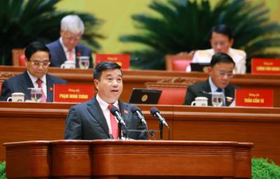 Đồng chí Y Thanh Hà Niê Kđăm, Ủy viên Trung ương Đảng, Bí thư Tỉnh ủy, Trưởng Đoàn đại biểu Quốc hội tỉnh Lâm Đồng, trình bày tham luận: “Củng cố hệ thống chính trị vùng đồng bào dân tộc thiểu số, tăng cường niềm tin của Nhân dân với Đảng”. Ảnh: TTXVN