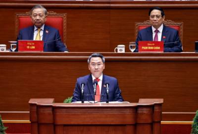 Đồng chí Nguyễn Tấn Phát, Thành ủy viên, Bí thư Đảng ủy phường Sài Gòn (TP Hồ Chí Minh), trình bày tham luận “Lãnh đạo phát triển kinh tế tư nhân nhanh và bền vững”. Ảnh: TTXVN