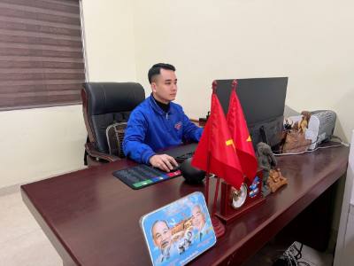 Bí thư Đoàn TNCS Hồ Chí Minh xã Phù Đổng (Hà Nội) Nguyễn Văn Tú khẳng định, Đại hội XIV thể hiện ý chí, trí tuệ của Đảng, khơi dậy niềm tin mới, khí thế mới, cổ vũ thế hệ trẻ tiếp tục vững bước trên con đường đổi mới và hội nhập. Ảnh: Minh Nghĩa - TTXVN  