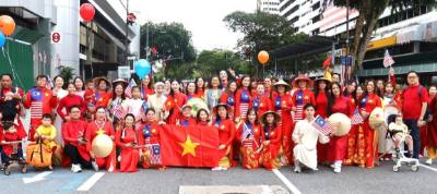 Người Việt trong hoạt động kỷ niệm 80 năm Quốc khánh Việt Nam tại thủ đô Kuala Lumpur, Malaysia. Ảnh: PV TTXVN tại Malaysia
