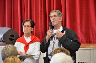 Bà Nguyễn Ngân Hà, người sáng lập nhóm hợp xướng “Hợp ca Quê hương”, tại sự kiện Ngày Việt Nam tại Voves. Ảnh: Hữu Chiến - P/v TTXVN tại Pháp 